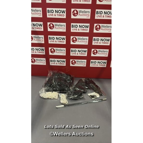 Lot 7040      