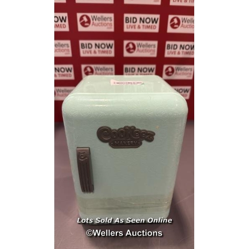 Lot 7056      