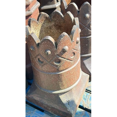 1557 - Pair of salt-glazed chimney pots, each measures approx 57cm H