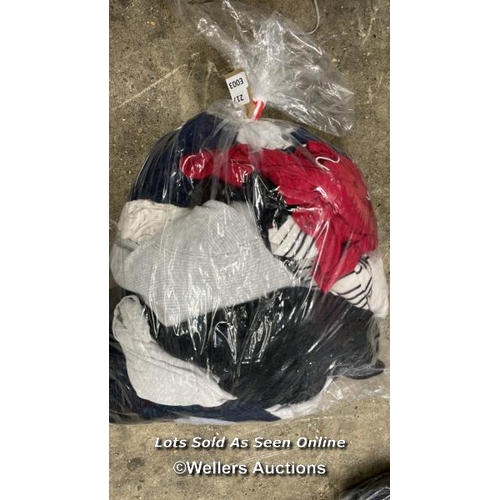 Lot 7038      