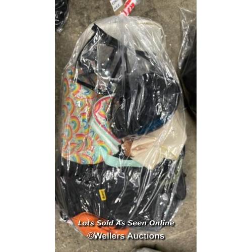 Lot 7041      
