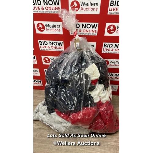 Lot 7053      