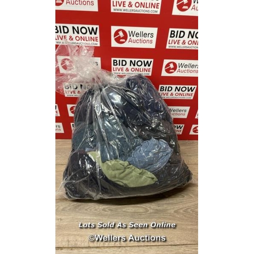 Lot 7054      