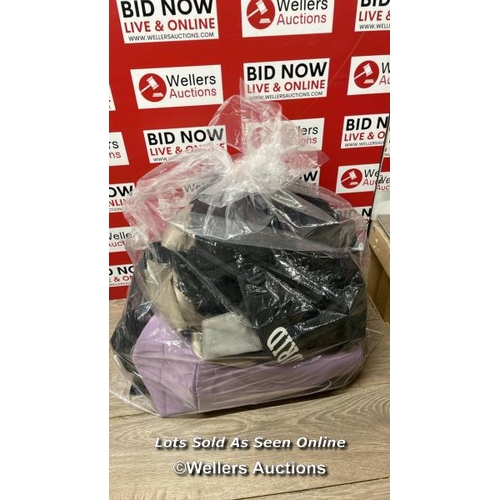 Lot 7057      
