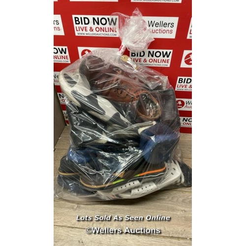 Lot 7058      