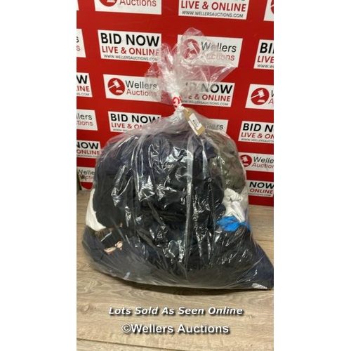 Lot 7059      