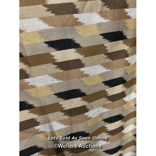 Lot 8003      