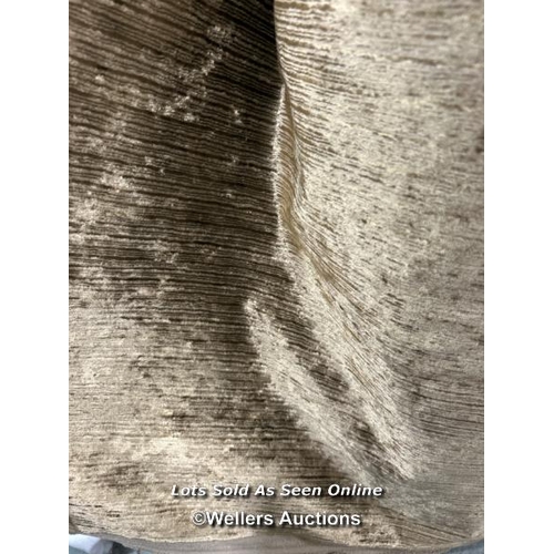 Lot 8011      