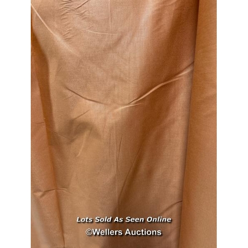 Lot 8054      