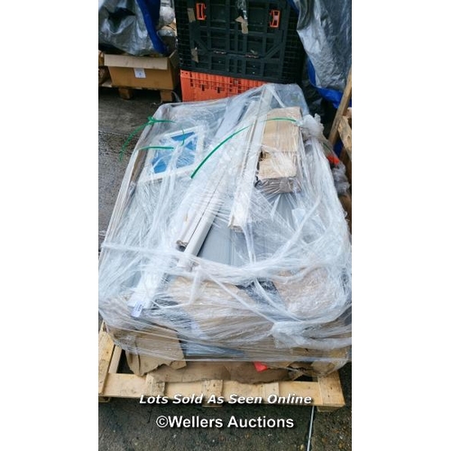 9066 - RRP: 528.67 - KETER KETER MANOR 6 FT. W X 5 FT. D APEX OUTDOOR GARDEN SHED / SEE IMAGES / BOX NOT FU... 