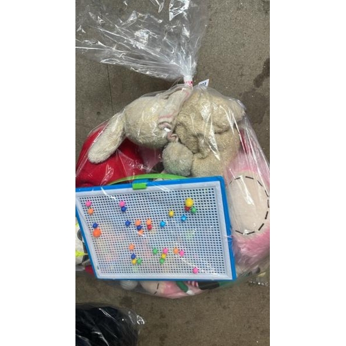 5022 - BAG OF TOYS