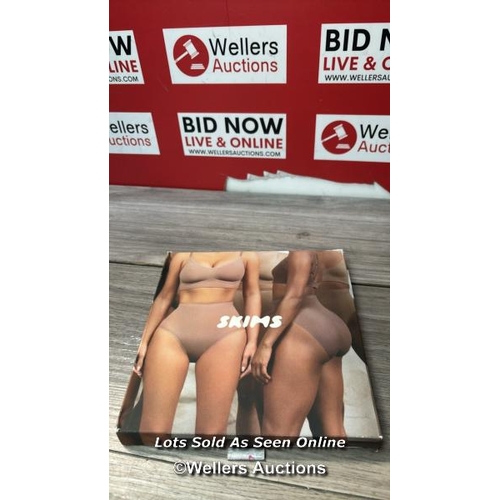 8088 - SKIMS SEAMLESS SCULPTING MID THIGH BRIEFS / ONYX / 4X-5X / NEW / RRP: 32 / S37