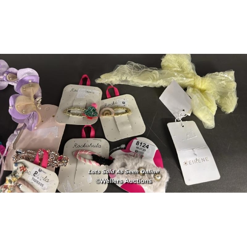 8124 - SELECTION OF HAIR ACCESSORIES / SEE IMAGES