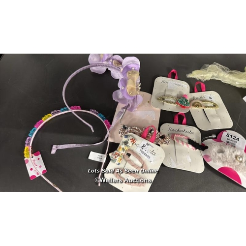 8124 - SELECTION OF HAIR ACCESSORIES / SEE IMAGES