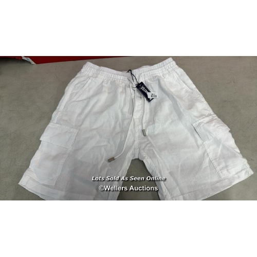 Lot 8132      