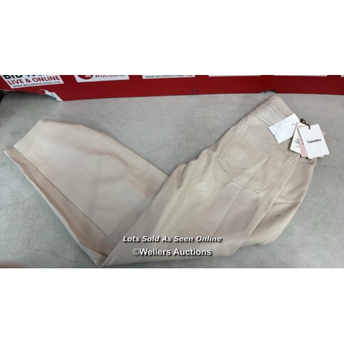 Lot 8153      