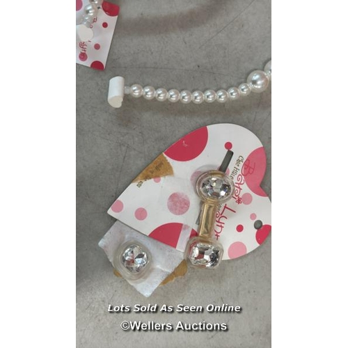 8247 - BARI LYNN HAIR ACCESSORIES / SEE IMAGES