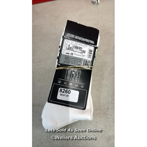 Lot 8260      