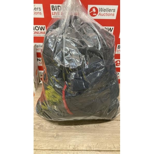 Lot 1032      