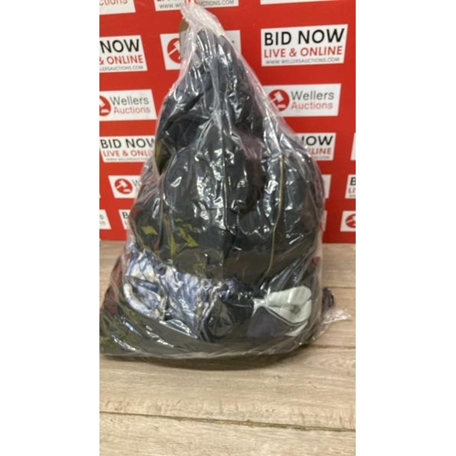 Lot 1047      