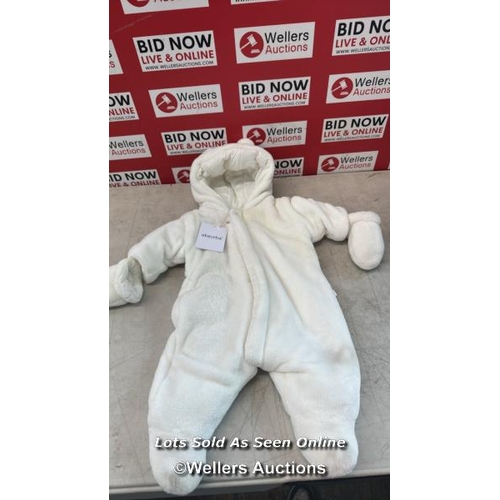 Lot 8005      