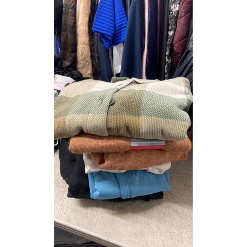 Lot 9048      