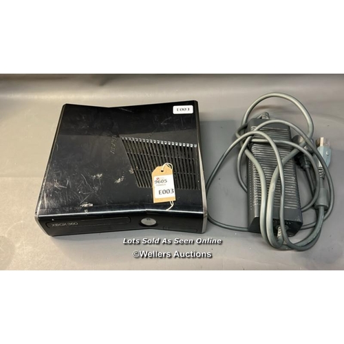 9605 - X- BOX 360 S CONSOLE / SN: 404947704705 INC. MICROSOFT ADAPTER V85