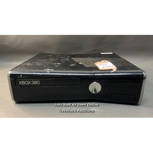 9605 - X- BOX 360 S CONSOLE / SN: 404947704705 INC. MICROSOFT ADAPTER V85