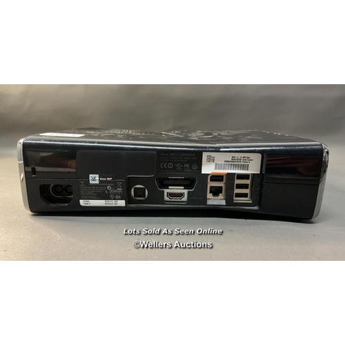 9605 - X- BOX 360 S CONSOLE / SN: 404947704705 INC. MICROSOFT ADAPTER V85