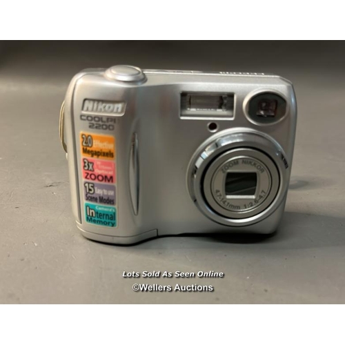 9612 - CAMERA NIKON / MODEL: E2200/ SN: 4750413 INC. CASE