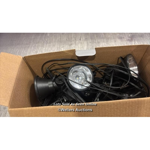 1011 - SMART SOLAR MULTI SPOT, SPOT LIGHTS / VIEW, BID AND BUY IN THE ROOM, THEN TAKE AWAY THE SAME DAY / V... 