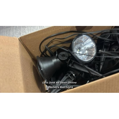 1011 - SMART SOLAR MULTI SPOT, SPOT LIGHTS / VIEW, BID AND BUY IN THE ROOM, THEN TAKE AWAY THE SAME DAY / V... 