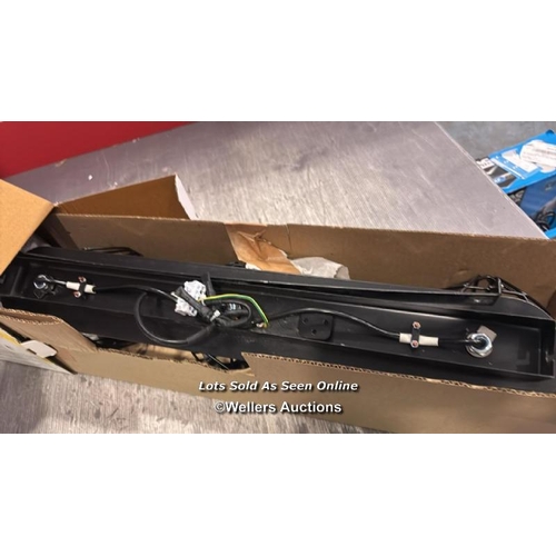 1013 - GOODHOME SMERTRIO SPOTLIGHT / VIEW, BID AND BUY IN THE ROOM, THEN TAKE AWAY THE SAME DAY / VIEWING F... 