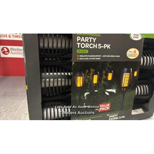 1014 - SMART SOLAR PARTY TORCH PACK / VIEW, BID AND BUY IN THE ROOM, THEN TAKE AWAY THE SAME DAY / VIEWING ... 