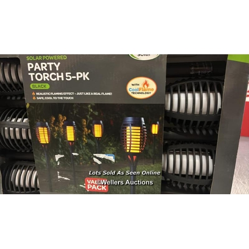 1014 - SMART SOLAR PARTY TORCH PACK / VIEW, BID AND BUY IN THE ROOM, THEN TAKE AWAY THE SAME DAY / VIEWING ... 