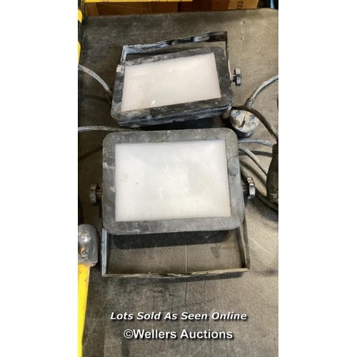 1118 - 2X2000LM WORKLIGHT WITH TRIPOD / VIEW, BID AND BUY IN THE ROOM, THEN TAKE AWAY THE SAME DAY / VIEWIN... 