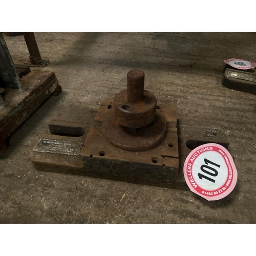 101 - HUNTON FLY PRESS BOLSTER WITH RADIUS TOOL
