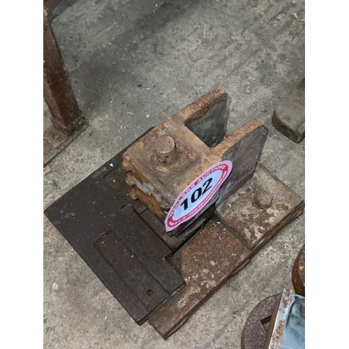 102 - CORNER NOTCHER