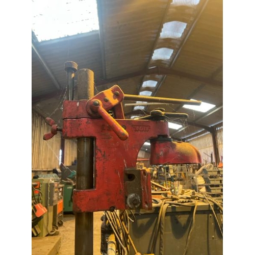 114 - WOLF ES3 DRILL STAND