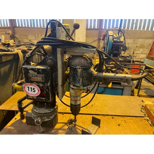 115 - BLACK AND DECKER SD0057 MAG DRILL