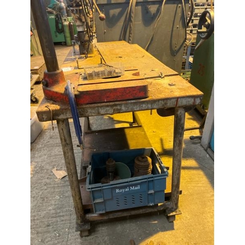 116 - MOBILE METAL WORK BENCH
