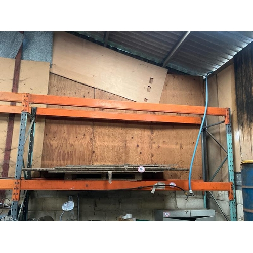 19 - PALLET RACKING, X3 UPRIGHTS, X8 CROSS BEAMS (buyer to dismantle)