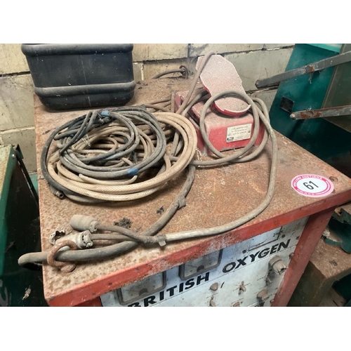 61 - BOC ADR 300BARGONARC AC/DC TIG WELDER WITH FOOT PEDAL