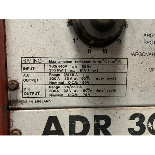 61 - BOC ADR 300BARGONARC AC/DC TIG WELDER WITH FOOT PEDAL