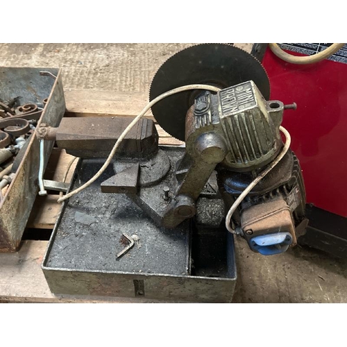 76 - MINI BROWN METAL CUTTER