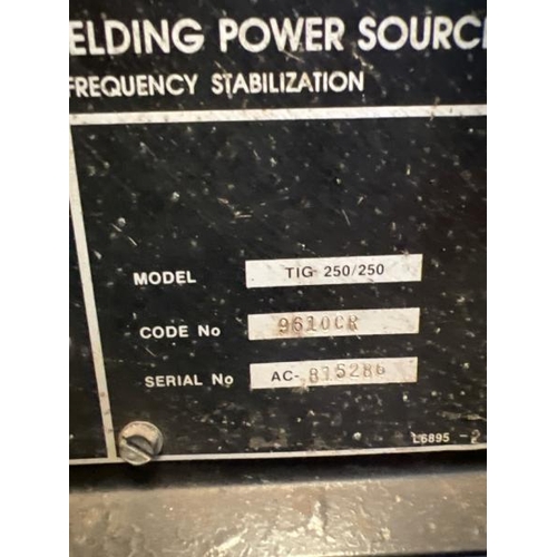 77 - LINCOLN IDEALARC TIG-250/250 TIG WELDER