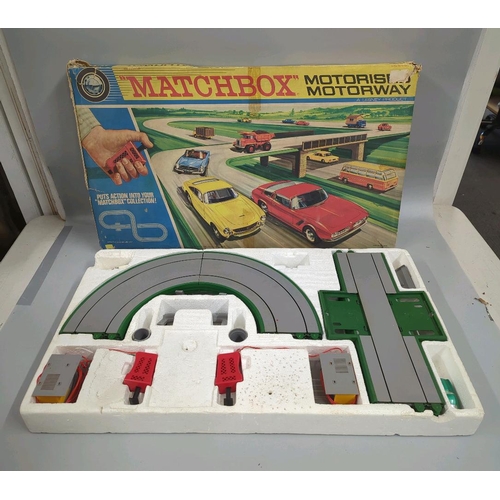 Matchbox Motorised Motorway track set with three cars, unchecked for ...