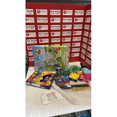 8277 - BAG OF X8 ASSORTED TOYS INC. NEW BLUEY SHOPPING TROLLEY  / VIEW, BID AND BUY IN THE ROOM, THEN TAKE ... 