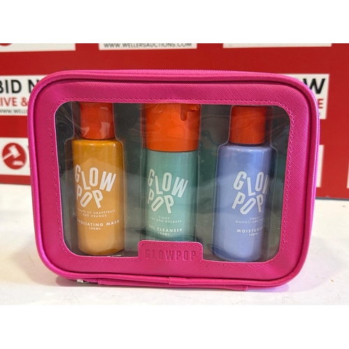 7073 - X2 NEW COSMETIC GIFT SETS INC. FRUITY BEAUTY, GLOW POP