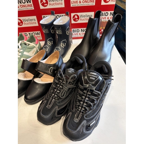 7090 - BAG OF X10 NEW PAIRS OF FOOTWEAR INC. MOUNTAIN WAREHOUSE, GRASS AND AIR, AND MORE